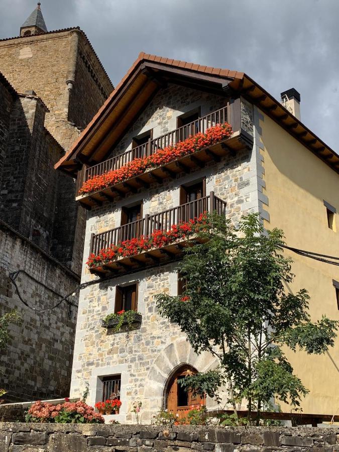 Casa Rural Elurkoia Isaba Exteriör bild