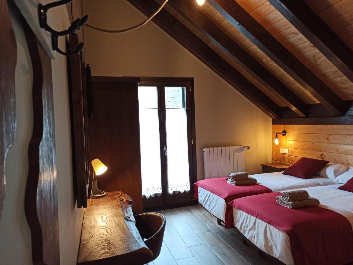 Casa Rural Elurkoia Isaba Exteriör bild