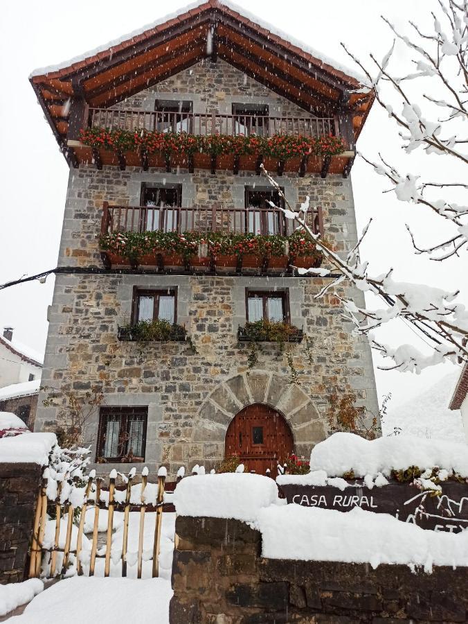 Casa Rural Elurkoia Isaba Exteriör bild